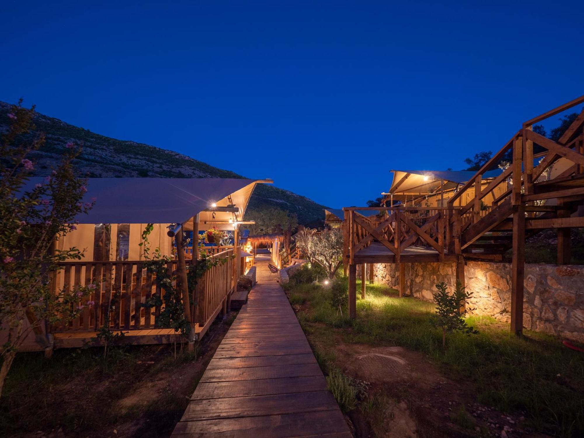 Sea Glamping Hotel Kotor Ngoại thất bức ảnh