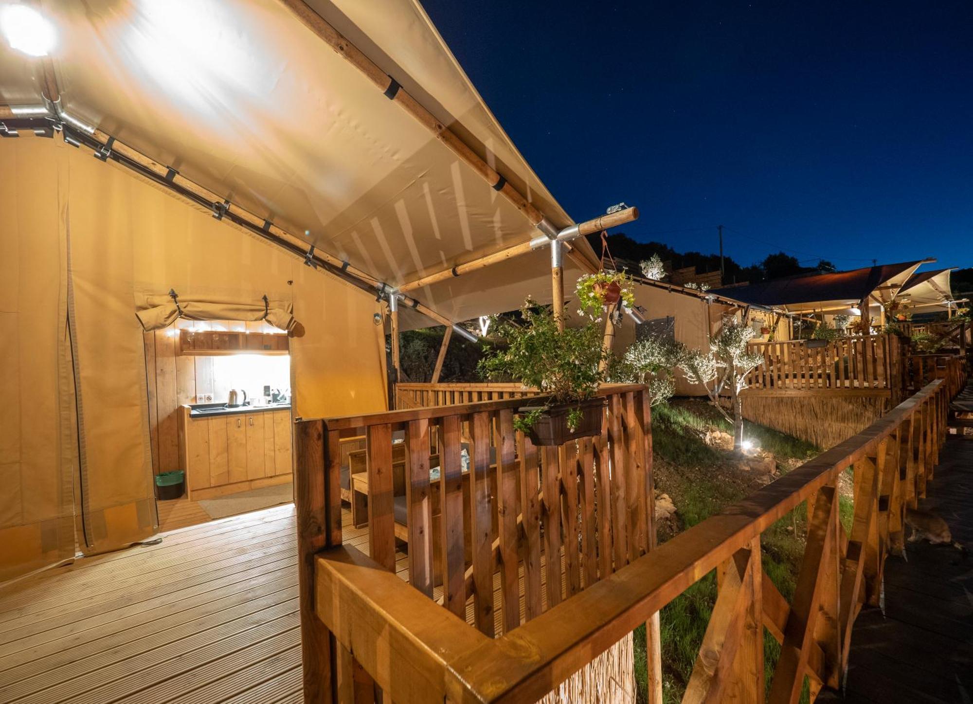 Sea Glamping Hotel Kotor Ngoại thất bức ảnh